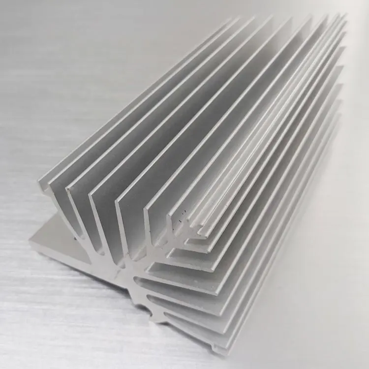 Алюминиевый расквартировывая heatsink подгонянный для частей индустрии прессовал heatsink