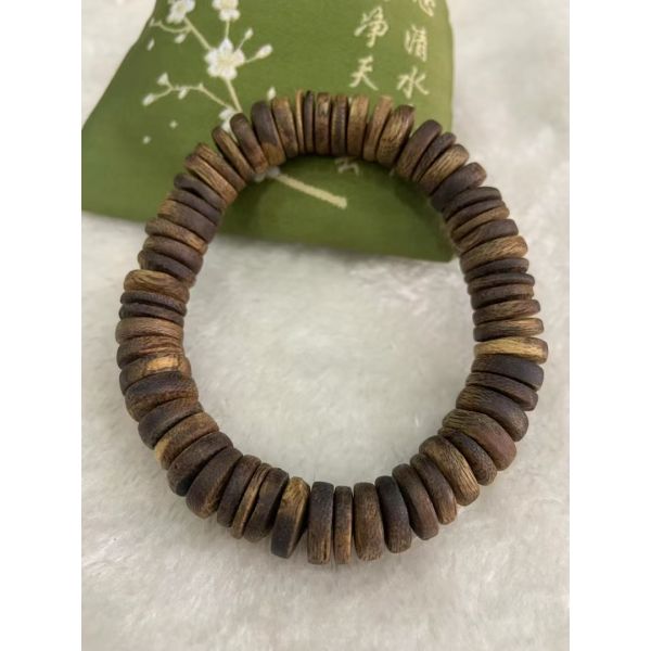 High Grade Agarwood Beads Suitable for Meditation Prayer and Jewelry Crafting Featuring Natural Aroma and Durable Material