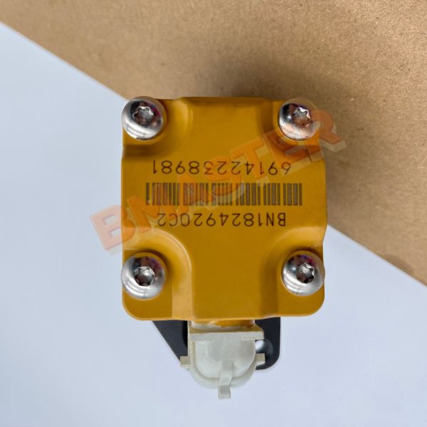 Remanufactured Fuel Injector 1824920C2 For 530E 250HP-300HP Engine With 6 Month Warranty