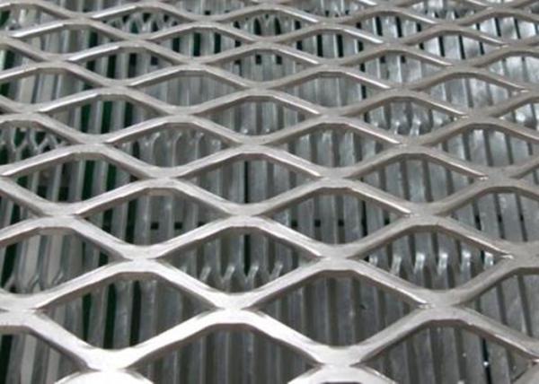 Electric Galvanized Stretched Steel Mesh , Silver Plain Expanded Metal Sheet