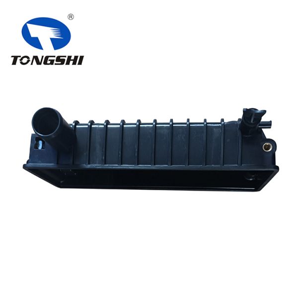 Fuel Saving Radiator Coolant Expansion Tank For Perkins Hyster Forklift