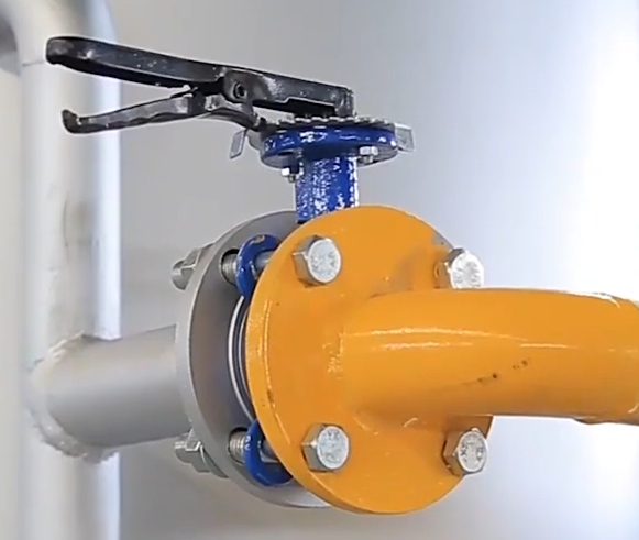 Крошечные куриные животные домашние животные Кремационная печь Крематор для продуктового магазина с использованием нефтяного топлива