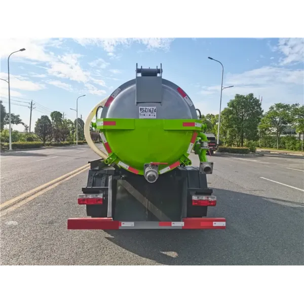 Factory Direct Sales of 5000L Septic Tank Truck Manure Truck Powerful Suction Truck Sewage Extraction Truck