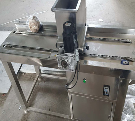 Le chocolat de gâteau d'acier inoxydable arrose le sel et Sugar Sprinkling Machine