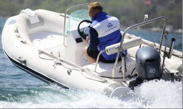 65KGS Fiberglass Small Rib Boat for Smooth and Stable Water Transportation
