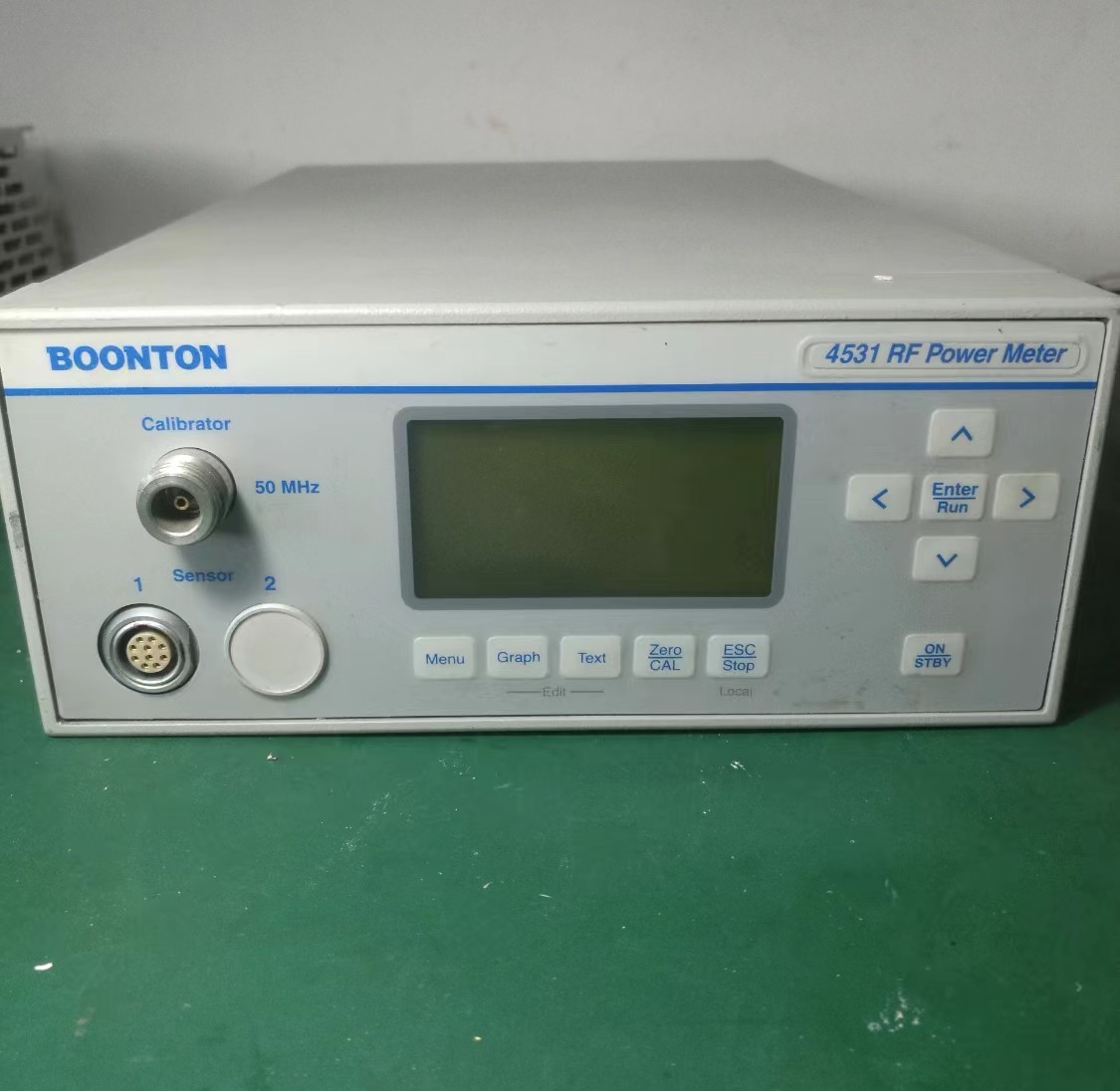 Boonton 4530 4531 Одноканальный радиочастотный счетчик пиковой мощности, испытанный в полных условиях работы