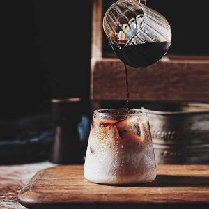 Home And Café Use Clear Glass Cups Stylish Design For Coffee Iced Drinks Custom