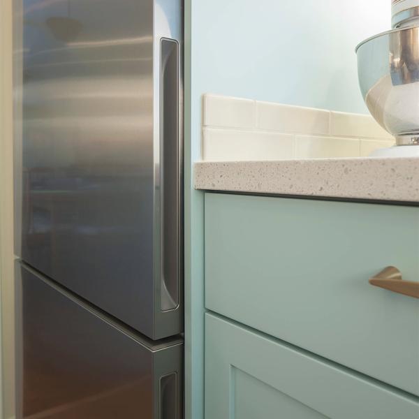 Factory Direct Full Set Furniture Matt Lacquer Mint Green Kitchen Cabinets With Golden Handles And Sink