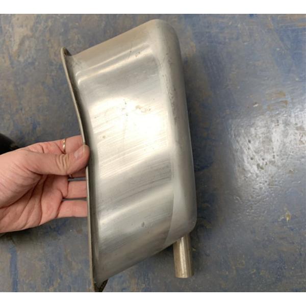 Metal Hog Raising Equipment Pig Water Bowl With Nipple Drinker 26.9*15.8*12.7 Cm