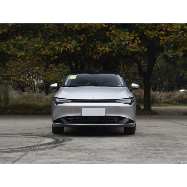 Top Speed of 170km 2023 Xpeng P5 500 Energy Vehicle with 4-Door 5-Seat Body Structure