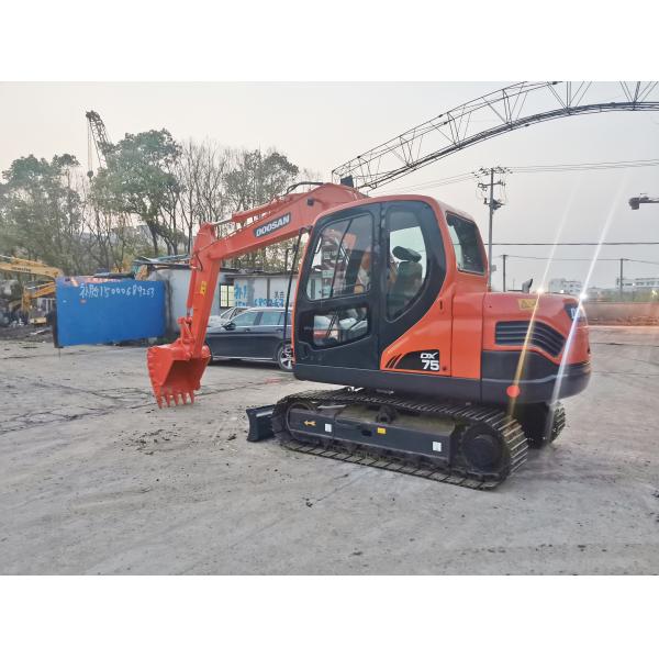 Excavateur DOOSAN DX75 Économie d'énergie et abordable pour les besoins de concassage manuel utilisé