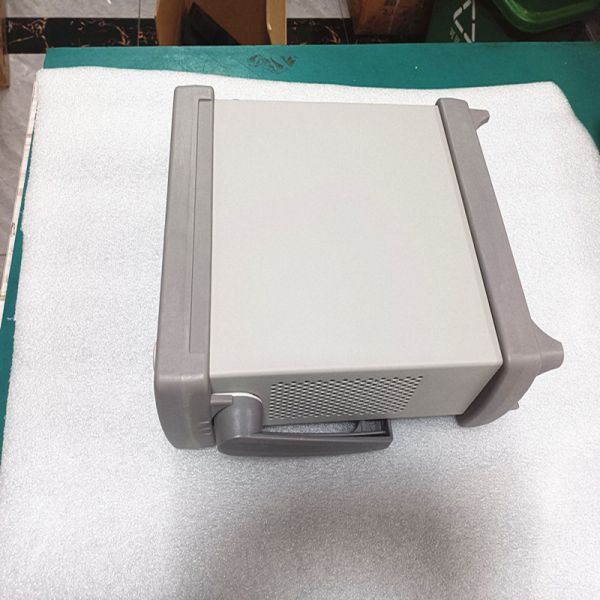 Keysight 53230A Universal Frequency Counter/Timer with 350 MHz, 12 digits/s Resolution and 20 ps Time Interval