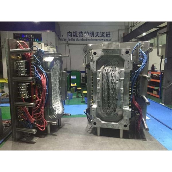 Precision Auto Injection Mold Applied in Automotive Parts Manufacturing Lines