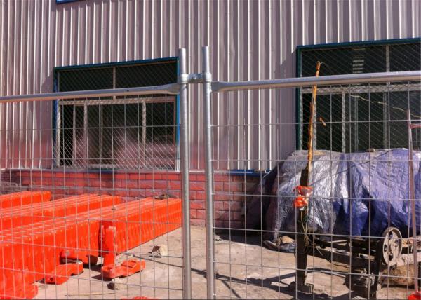 construction fence panels 2.1m*2.4m AS4687-2007 standard OD 40mm*1.4mm H2100mm*W2400mm Spacing 60mm*150mm*3.00mm HDG