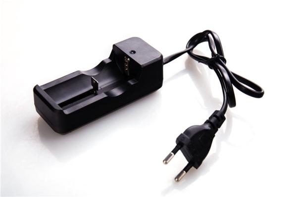 Rechargeable 3.7 V Li Ion Battery Charger Charger For 26650 Battery 100% Tested