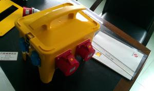 A distribuição de poder feita sob encomenda móvel 230V avaliou o certificado do