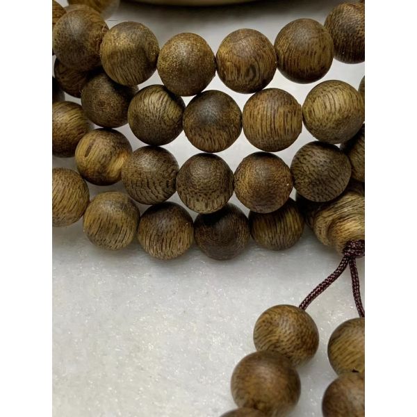 Aromatic Agarwood Beads Perfect for Meditation and Prayer with Durable Threading and Natural Wood Texture for Long Term