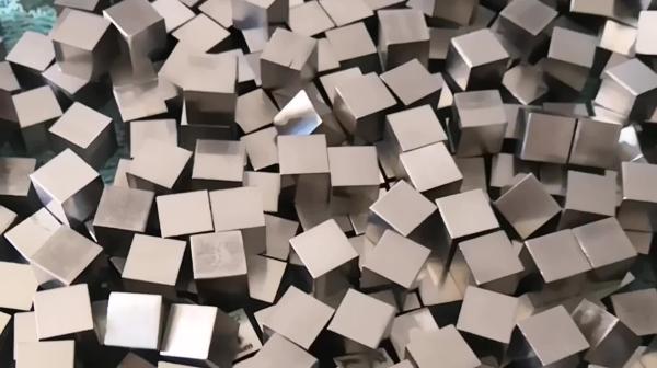 19.2g/Cm3 Density 38*38*38mm Tungsten Cube 1kg For Decoration