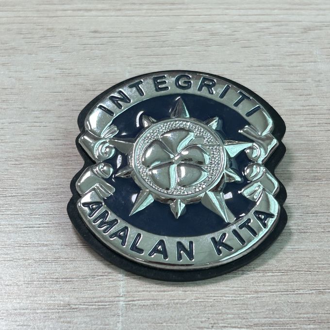 The metal cap badges metal pins army laple pin custom
