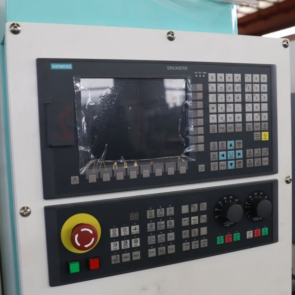 Three Axis CNC Milling Machine Vertical Steel Welded Construction XK7124 XH7124