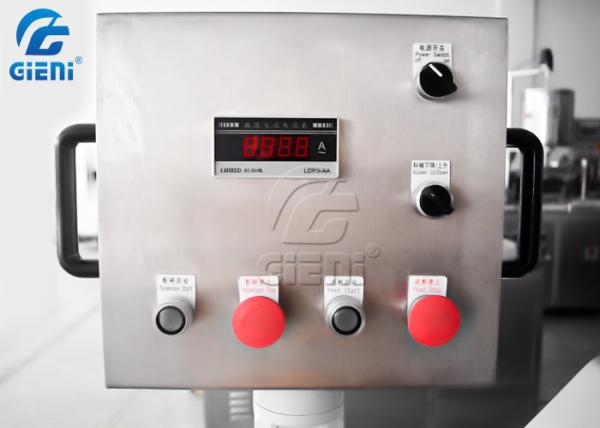 Parafuse o tipo máquina cosmética da imprensa do pó, máquina de moedura do Pulverizer do pó frágil