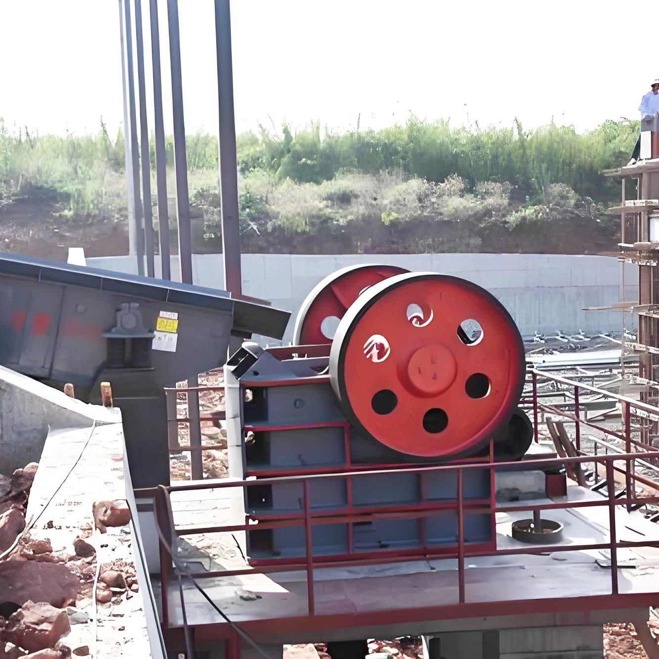 Complete Rock Crushing Machine Stone Jaw Crusher KE200 with Screening Line Customization