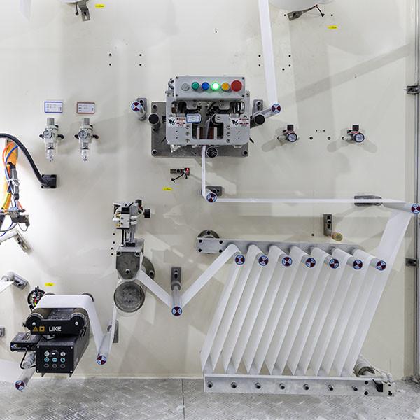 Womeng Nouveau équipement de fabrication de serviettes sanitaires intelligentes avec CE