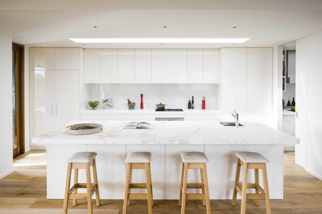 MDF Door Material and Blum Hardware Combination Newest Modern Lacquer Kitchen Cabinet
