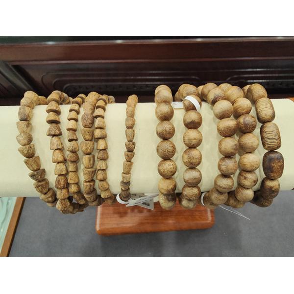 Handcrafted Beads Adjustable Size Distinct Fragrance Agarwood Bracelet for Spiritual Meditation