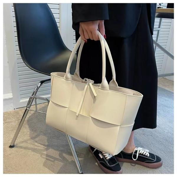 Open Closure Women's Tote Bags with Large Capacity Luxury PU Leather Shoulder Bags
