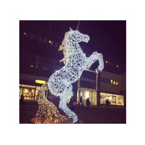 Скульптура лошади неимоверно стального провода, стальная скульптура лошади