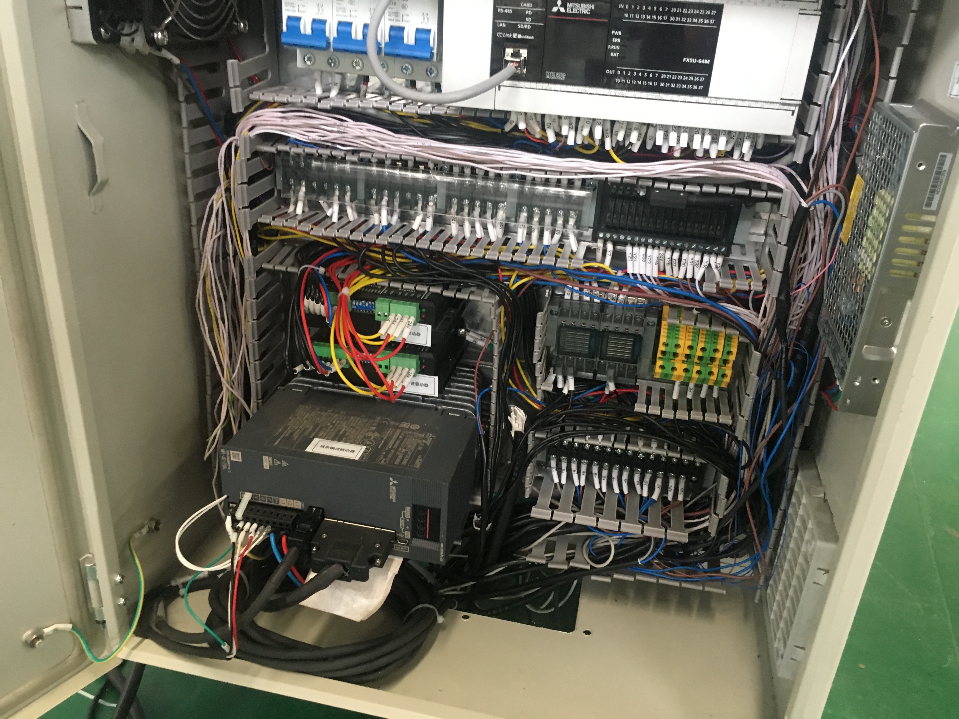 Semi автоматическая машина запечатывания санитарной салфетки монитора касания HMI