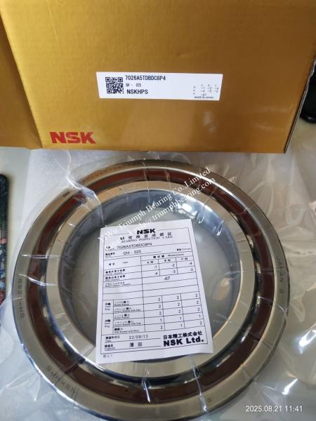 NSK High Precision Angular contact ball bearing  7026A5TDBDC8P4 (one set of 3 pcs)