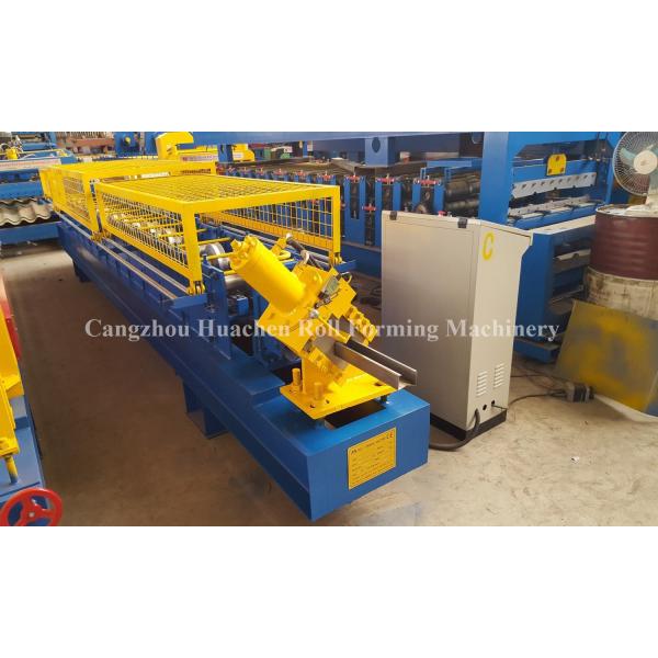 Las correas de acero de C ruedan formando la máquina controlada por el inversor del vector del PLC