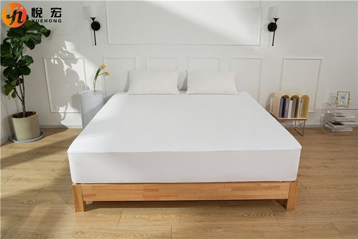 Queen Size Waterproof Fabric Laminated Polyester  Waterproof Mattress Pad Protector