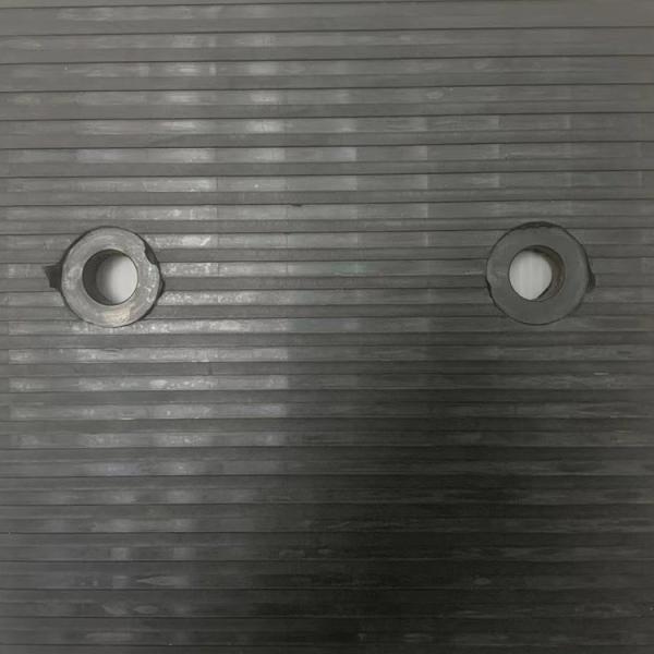 Steel Plate Equine Rubber Stable Mats Comfortable Safe Thickness 40mm