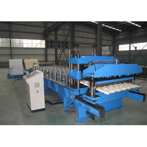 El sistema hydráulico del uso de la casa colorea la teja de tejado del metal que forma el equipo