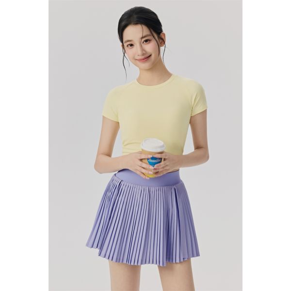 Black Short Sleeve Cropped Workout Top for Women, Breathable and Stretchy Athletic T-Shirt for Yoga and Fitness