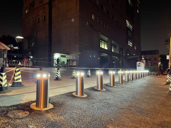Bollards hydrauliques automatiques pour la sécurité des accès