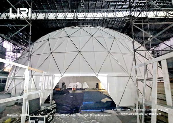 Barracas da abóbada Geodesic da tela da bola da projeção para o cinema