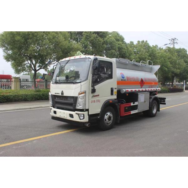 2024 Nouveau Camion-citerne de ravitaillement en carburant 4x2 LHD 4000 Litres 5000 Litres 6000 Litres avec distributeur de carburant Prix