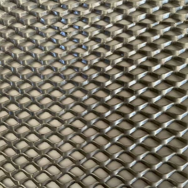 Customized Hole Size Low Carbon Steel Expanded Metal Mesh with 3-8mm Thickness for Diverse Applications