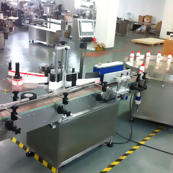 Sticker Bottle Labeling Equipment Machine For Round Container Distilleries 100BPH