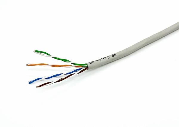 O volume Unshielded Cat5e do computador cabografa PR04 0,48 24AWG o CU 4 emparelha o cobre desencapado