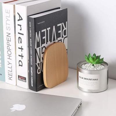 Des étagères de bureau en bois haut de gamme - Une conception luxueuse pour organiser soigneusement les livres.