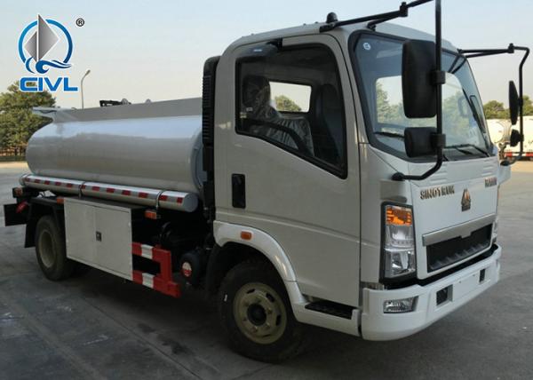 4m3 4x2 Light Fuel Truck 116hp Engine 4tons Oil Tanker Truck