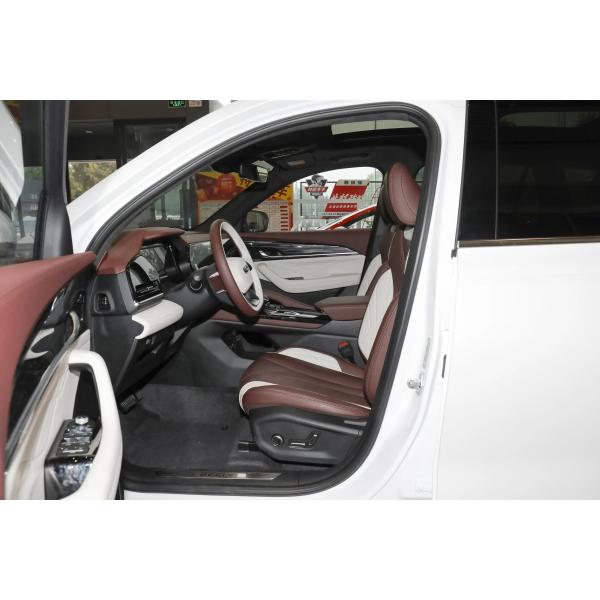 Voiture chinoise Geely SUV 4*4 Mode de conduite 5 sièges Manche gauche Air conditionné