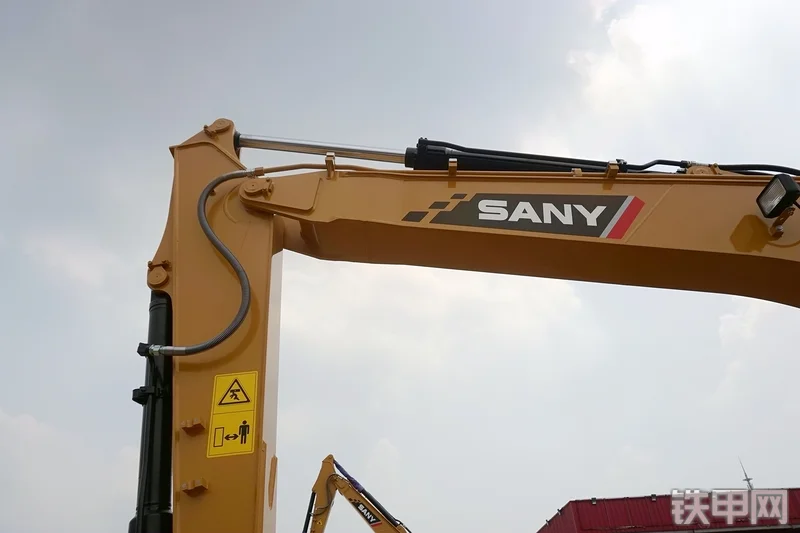 Trabajos de construcción SY135 Tubos de hierro de excavadora para el brazo medio y tubos de retorno del petróleo