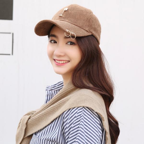 2018 trendy fashionable girls corduroy cap with MOQ only need 3 pcs, Women baseball cap