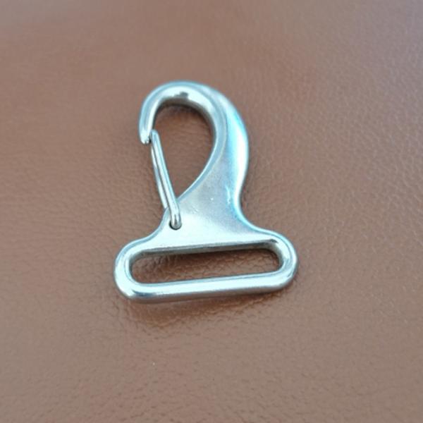 Accesorio de acero inoxidable Fijación del gancho de resorte con gancho de cinturón en forma de huevo de plata de 32 mm